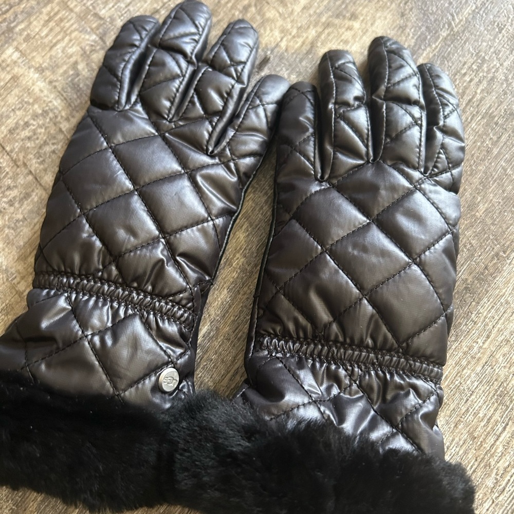 UGG Black Fur-Trimmed Gloves